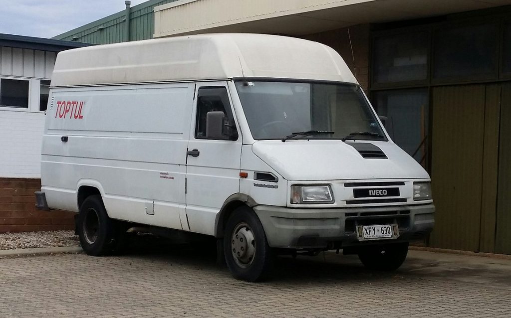 By TuRbO_J from Adelaide, Australia - Iveco TurboDaily, CC BY 2.0, https://commons.wikimedia.org/w/index.php?curid=38716888